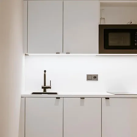 Art-inn Design Self-check-in-hotel * Linec