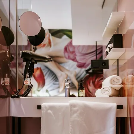 Hotel Art-inn Design Self-check-in-hotel Linec