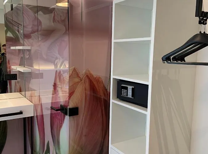 Art-inn Design Self-check-in-hotel * Linec