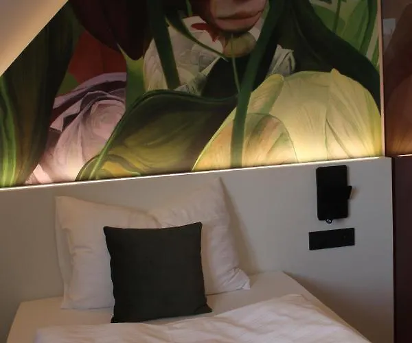 Art-inn Design Self-check-in-hotel * Λιντς