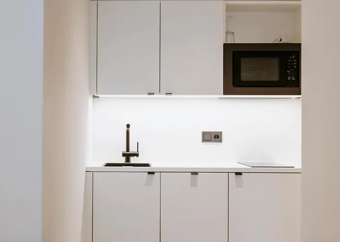 Art-inn Design Self-check-in-hotel * Λιντς